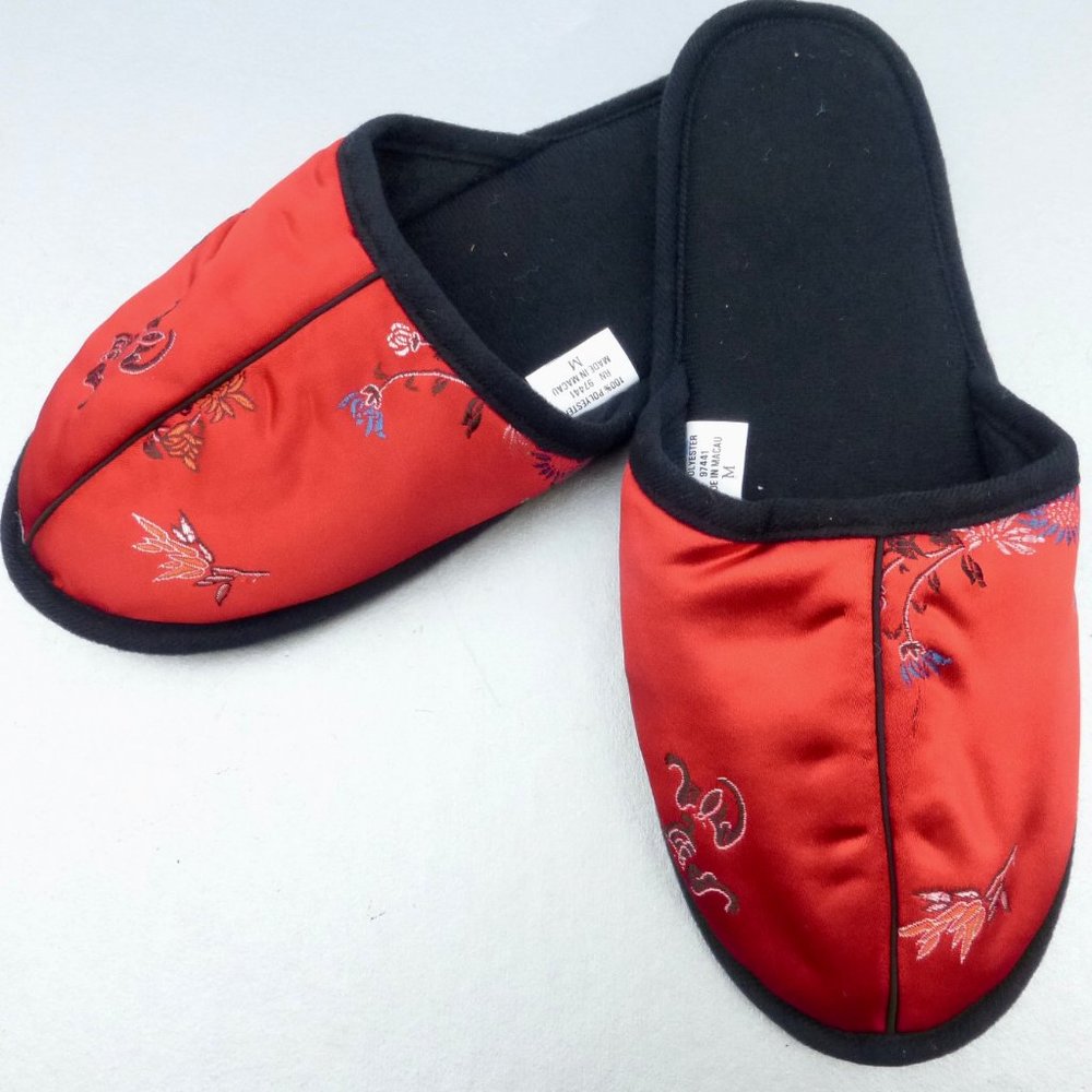 Chinese Red Satin Slippers Embroidered Sz Medium